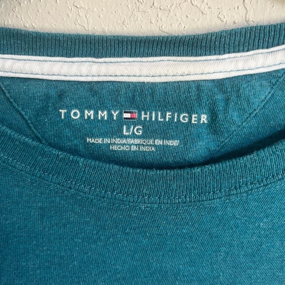 Men’s Tommy Hilfiger T-Shirt - Picture 3 of 5